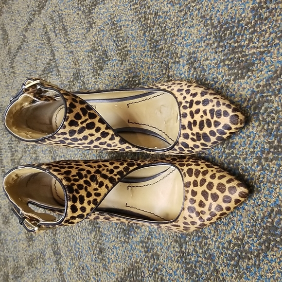 Nine West high heel Leopard print shoes 7.5 - Picture 3 of 9
